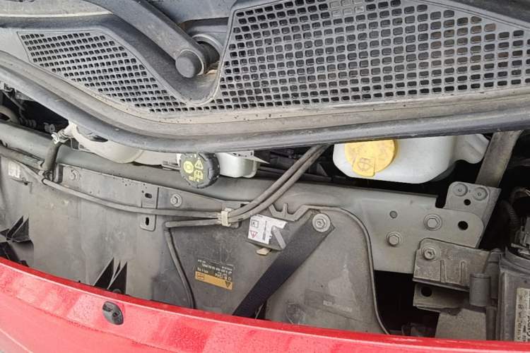 Used smart forfour 2018 1.0L 52 kW Dynamic Edition Engine Bay