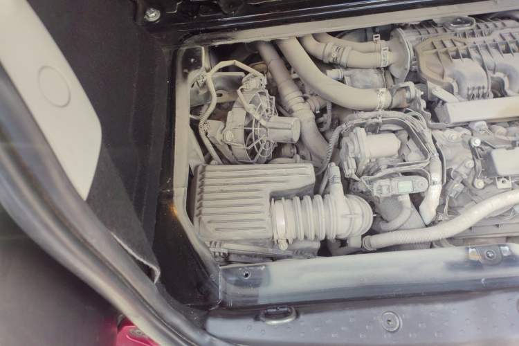 Used smart forfour 2018 0.9T 66 kW Pioneer Edition Engine Bay Right