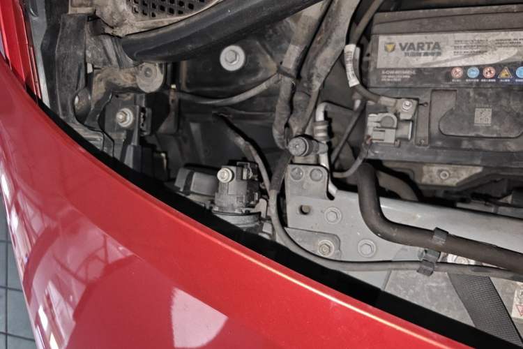 Used smart forfour 2018 1.0L 52 kW Dynamic Edition Engine Bay Right