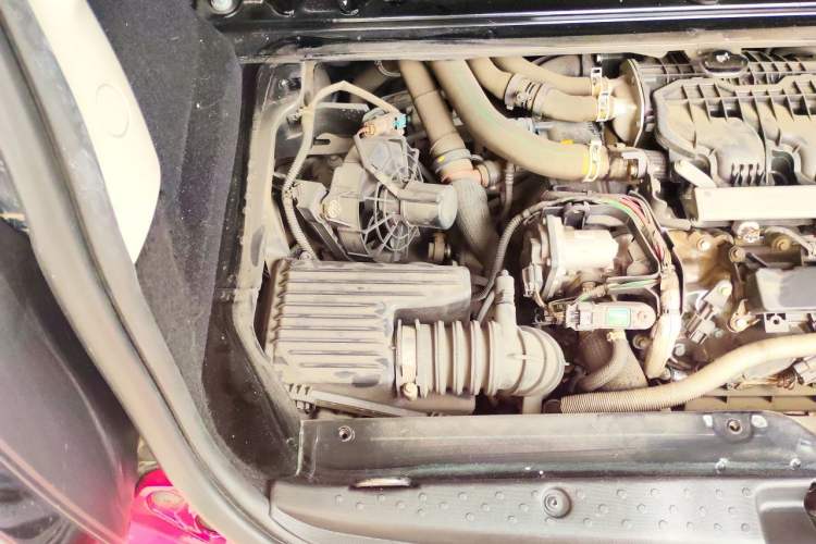 Used smart forfour 2018 0.9T 66 kW Fashion Edition Engine Bay Right