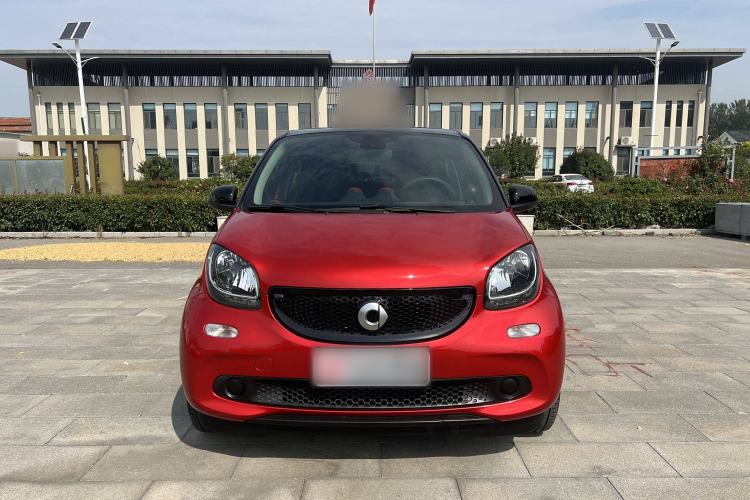 Used smart forfour 2018 0.9T 66 kW Pioneer Edition Exterior 1