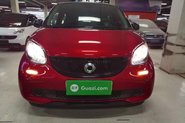 Used smart forfour 2018 0.9T 66 kW Pioneer Edition Exterior 1