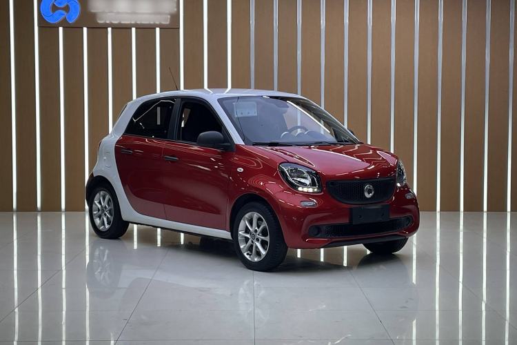 Used smart forfour 2018 1.0L 52 kW Dynamic Edition Exterior 1