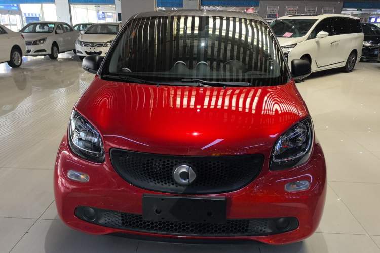 Used smart forfour 2018 1.0L 52 kW Dynamic Edition Exterior 1