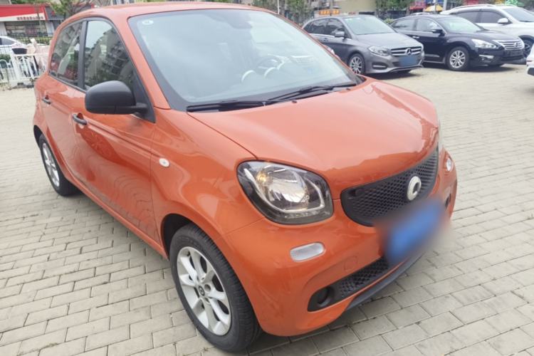 Used smart forfour 2018 1.0L 52 kW Dynamic Edition Exterior 1
