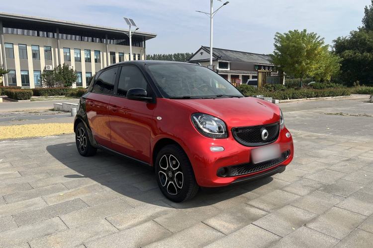 Used smart forfour 2018 0.9T 66 kW Pioneer Edition Exterior 2