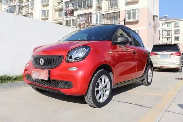 Used smart forfour 2018 1.0L 52 kW Dynamic Edition Exterior 2