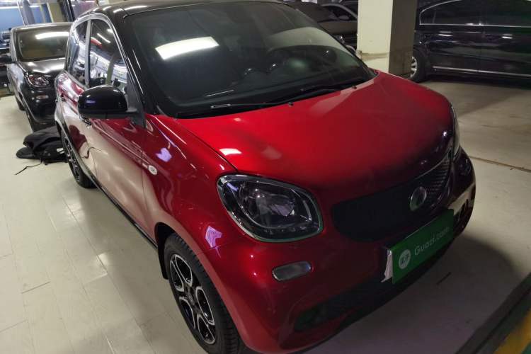 Used smart forfour 2018 0.9T 66 kW Pioneer Edition Exterior 2