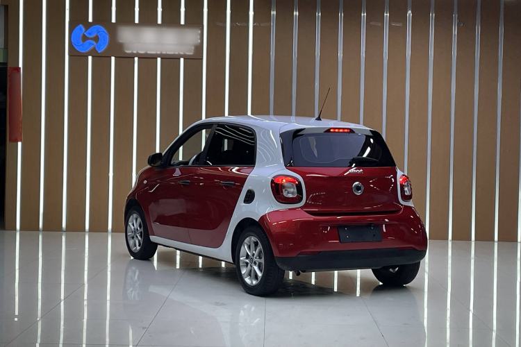 Used smart forfour 2018 1.0L 52 kW Dynamic Edition Exterior 2