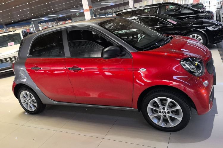 Used smart forfour 2018 1.0L 52 kW Dynamic Edition Exterior 2