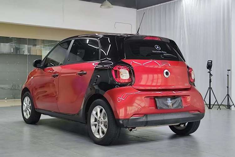 Used smart forfour 2018 1.0L 52 kW Dynamic Edition Exterior 2