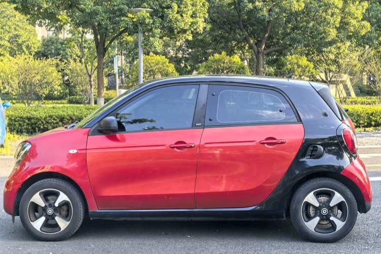 Used smart forfour 2018 1.0L 52kW Passion Edition Exterior 3