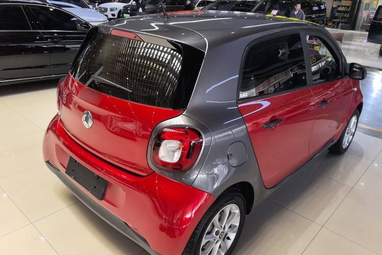 Used smart forfour 2018 1.0L 52 kW Dynamic Edition Exterior 3
