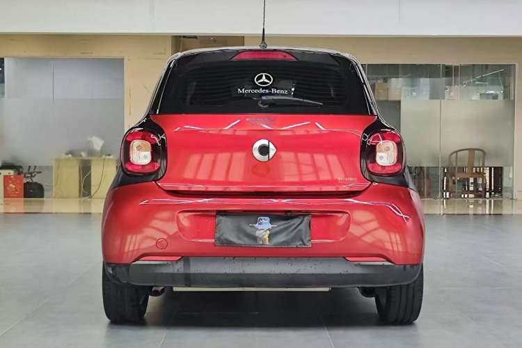 Used smart forfour 2018 1.0L 52 kW Dynamic Edition Exterior 3