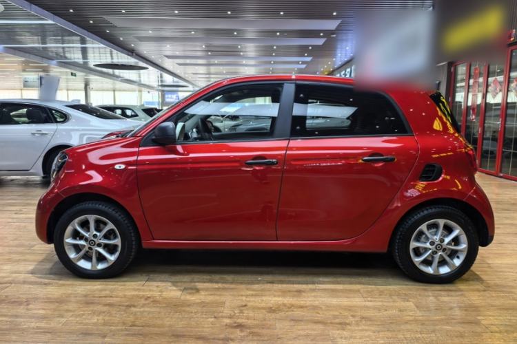 Used smart forfour 2018 1.0L 52 kW Dynamic Edition Exterior 3