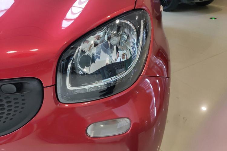 Used smart forfour 2018 1.0L 52 kW Dynamic Edition Exterior 4