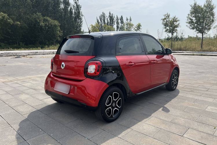 Used smart forfour 2018 0.9T 66 kW Pioneer Edition Exterior 5
