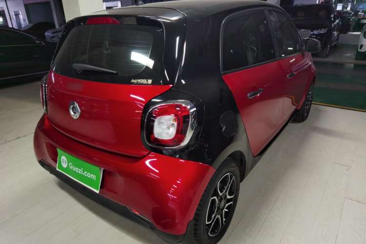 Used smart forfour 2018 0.9T 66 kW Pioneer Edition Exterior 5