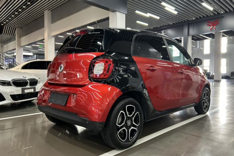 Used smart forfour 2018 0.9T 66 kW Pioneer Edition Exterior 5