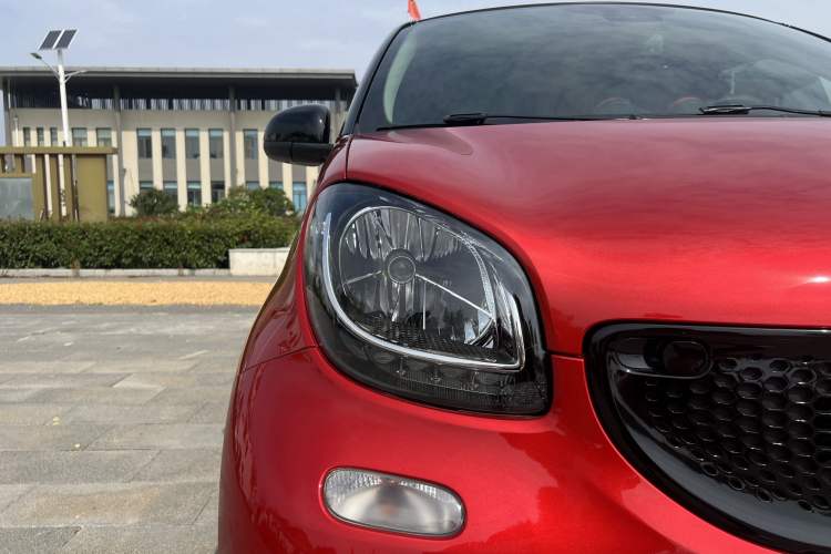 Used smart forfour 2018 0.9T 66 kW Pioneer Edition Exterior 6