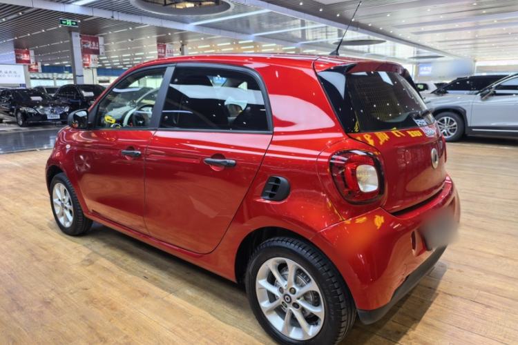 Used smart forfour 2018 1.0L 52 kW Dynamic Edition Exterior 6