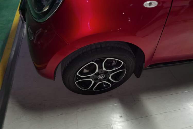 Used smart forfour 2018 0.9T 66 kW Pioneer Edition Exterior 7
