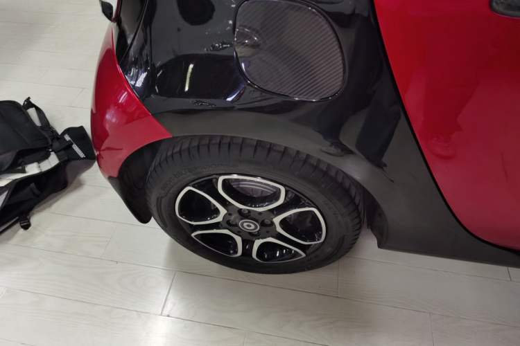Used smart forfour 2018 0.9T 66 kW Pioneer Edition Exterior 8