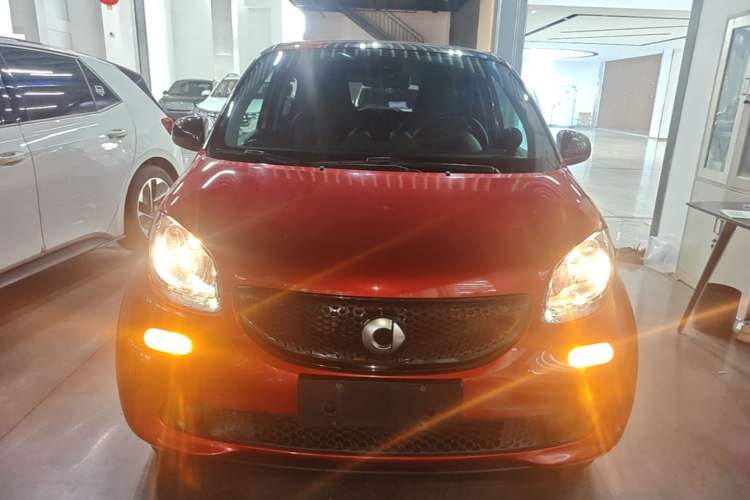 Used smart forfour 2018 0.9T 66 kW Pioneer Edition Front