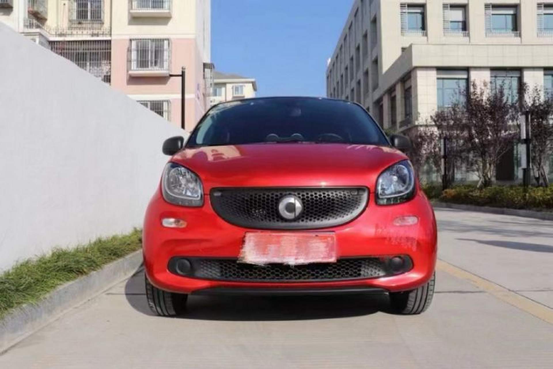 Used smart forfour 2018 1.0L 52 kW Dynamic Edition Front Left 45 Deg