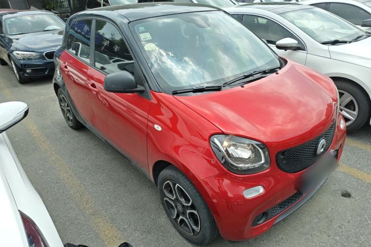 Used smart forfour 2018 1.0L 52kW Passion Edition Front Right 45 Deg