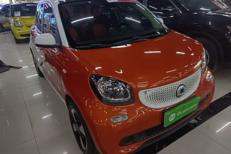 Used smart forfour 2018 1.0L 52kW Passion Edition Front Right 45 Deg