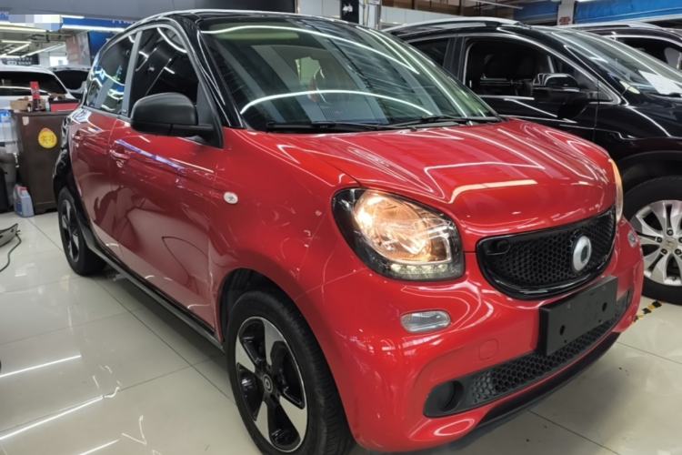 Used smart forfour 2018 1.0L 52kW Passion Edition Front Right 45 Deg