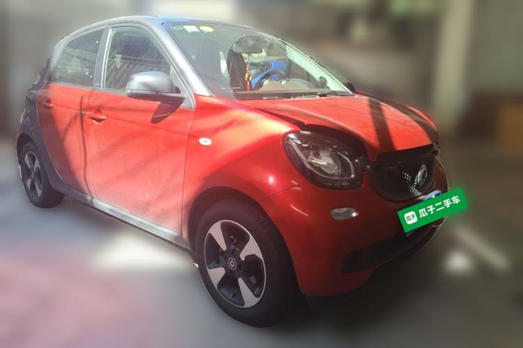 Used smart forfour 2018 0.9T 66 kW Fashion Edition Front Right 45 Deg