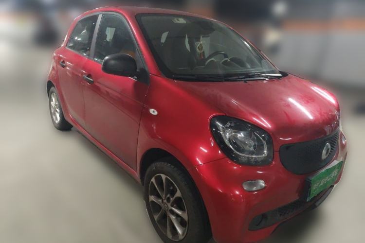 Used smart forfour 2018 1.0L 52 kW Dynamic Edition Front Right 45 Deg