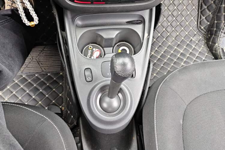 Used smart forfour 2018 1.0L 52kW Passion Edition Gear Lever