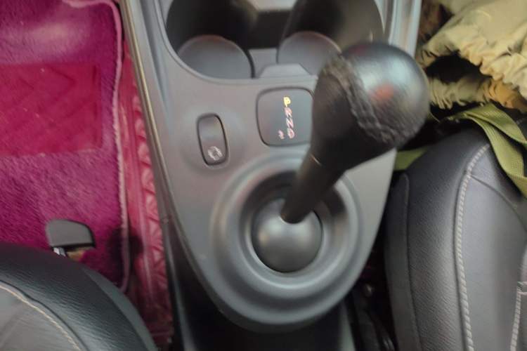 Used smart forfour 2018 0.9T 66 kW Pioneer Edition Gear Lever