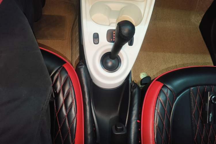 Used smart forfour 2018 1.0L 52kW Passion Edition Gear Lever