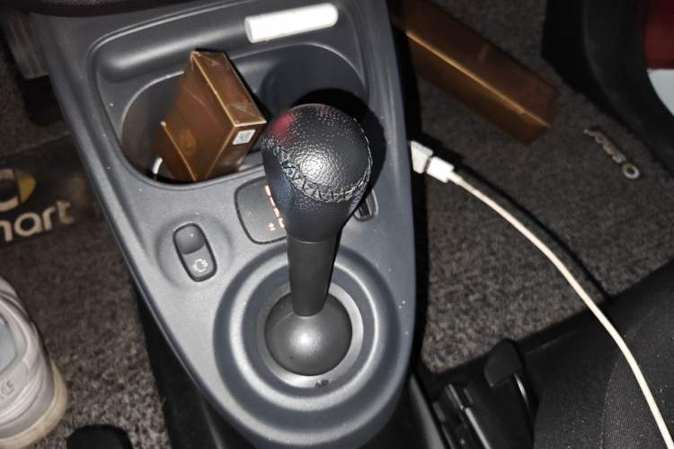 Used smart forfour 2018 1.0L 52 kW Dynamic Edition Gear Lever
