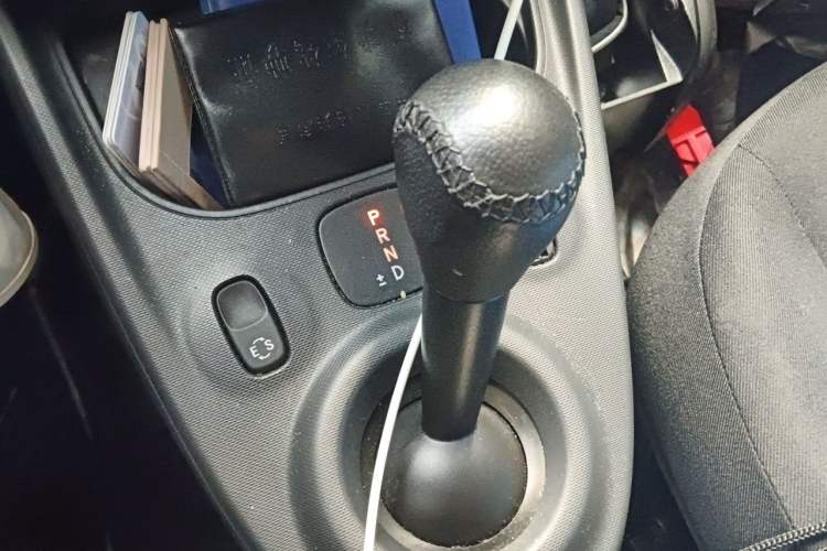 Used smart forfour 2018 1.0L 52 kW Dynamic Edition Gear Lever