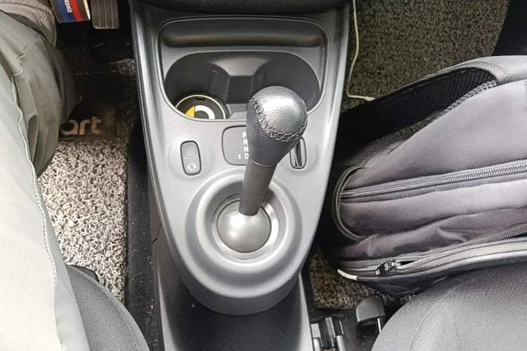 Used smart forfour 2018 1.0L 52 kW Dynamic Edition Gear Lever