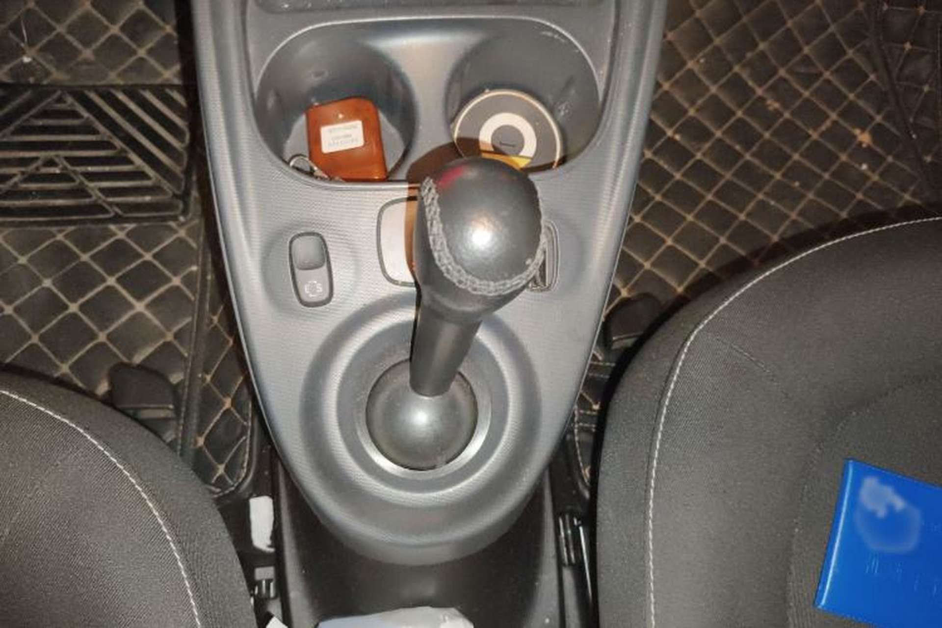 Used smart forfour 2018 1.0L 52kW Passion Edition Gear Lever