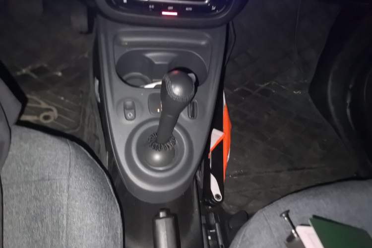Used smart forfour 2018 1.0L 52kW Passion Edition Gear Lever