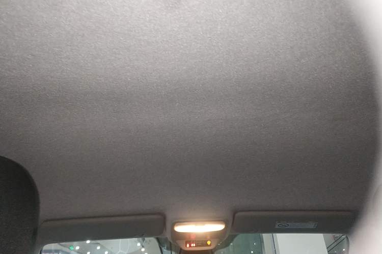Used smart forfour 2018 1.0L 52 kW Dynamic Edition Headliner