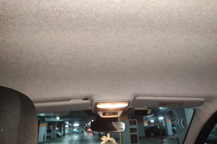 Used smart forfour 2018 1.0L 52 kW Dynamic Edition Headliner