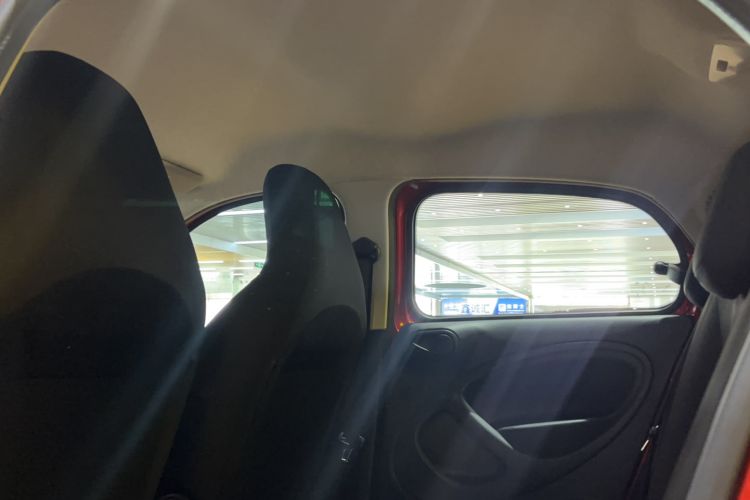 Used smart forfour 2018 1.0L 52 kW Dynamic Edition Headliner