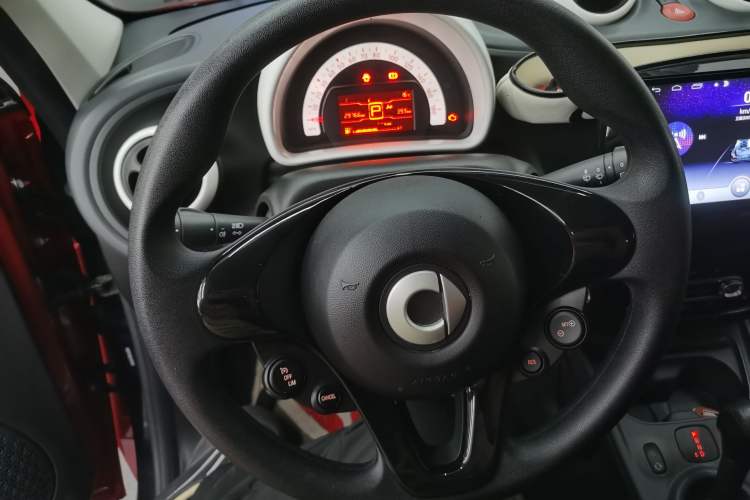Used smart forfour 2018 1.0L 52 kW Dynamic Edition Instrument Cluster