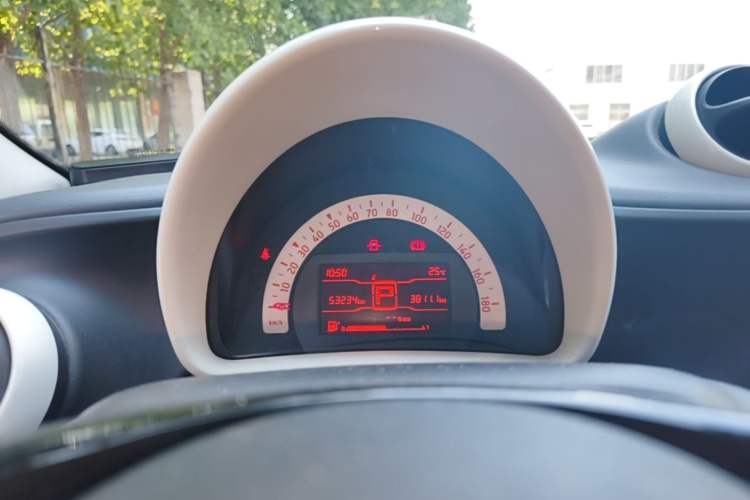 Used smart forfour 2018 1.0L 52 kW Dynamic Edition Instrument Cluster