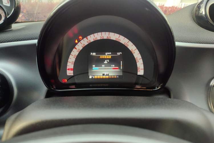 Used smart forfour 2018 0.9T 66 kW Pioneer Edition Instrument Cluster