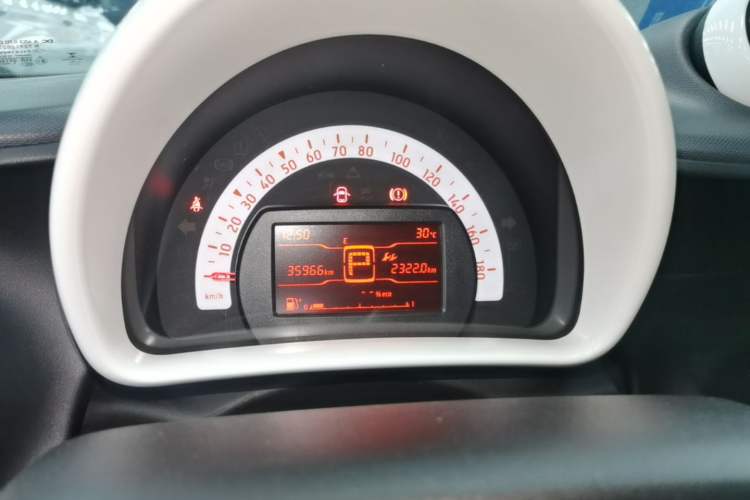 Used smart forfour 2018 1.0L 52 kW Dynamic Edition Instrument Cluster