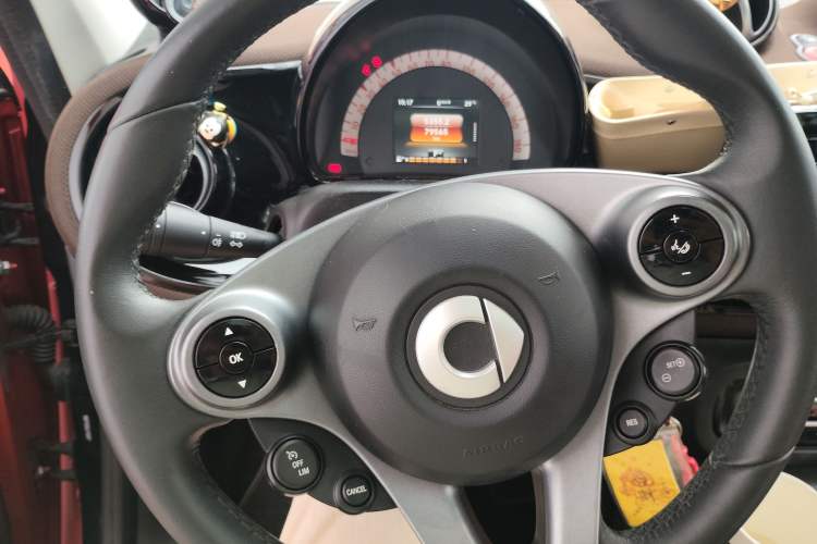 Used smart forfour 2018 0.9T 66 kW Fashion Edition Instrument Cluster